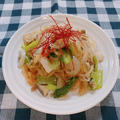 ニチフリのスタミナ丼風ふりかけ にんにくタレ味で、小松菜ときのこのチャプチェ