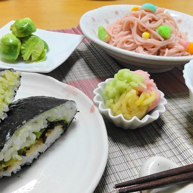 妻が１ヶ月前から用意した桜の温麺の朝食