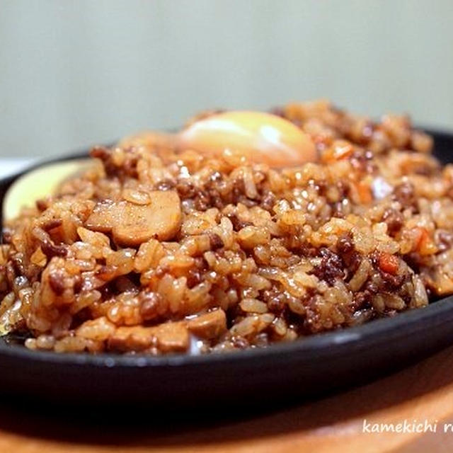 牛ひき肉のデミグラピラフ＆「焼き豚とポテトのカレー風味炒め」＆「チキ丼」