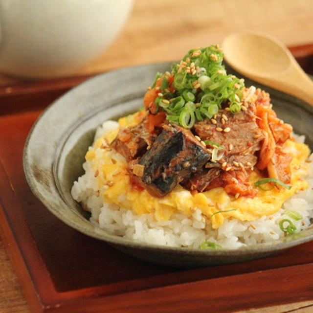 電子レンジでサバ缶キム玉丼ぶり
