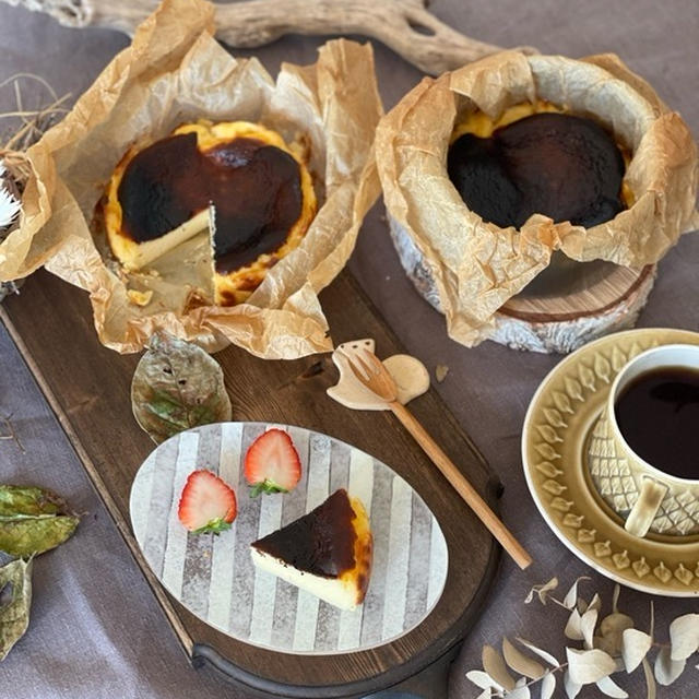 今年初めてのお菓子作りは、混ぜて焼くだけのバスクチーズケーキ