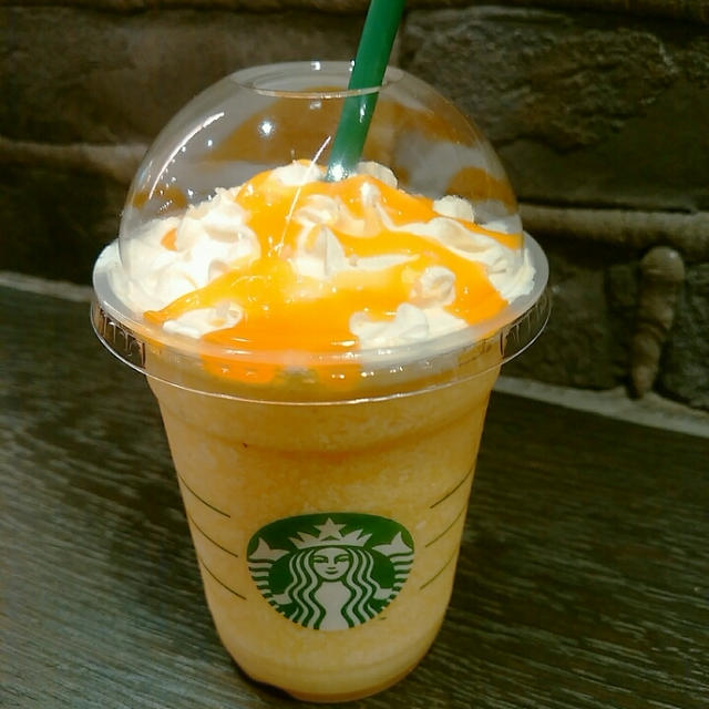 スタバ新作☆サンシャイン マンダリン マンゴー ティー フラペチーノ®