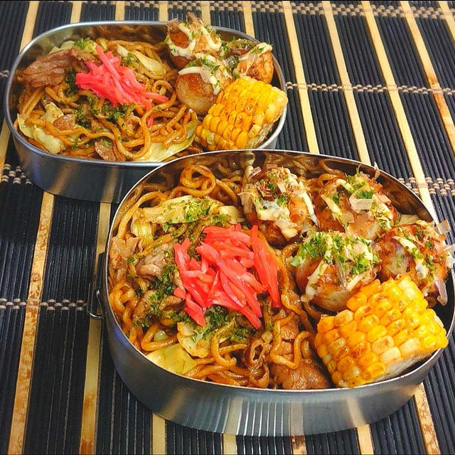 母とムスコのラブラブおソロ♪お祭りの屋台風!焼きそばたこ焼き弁当