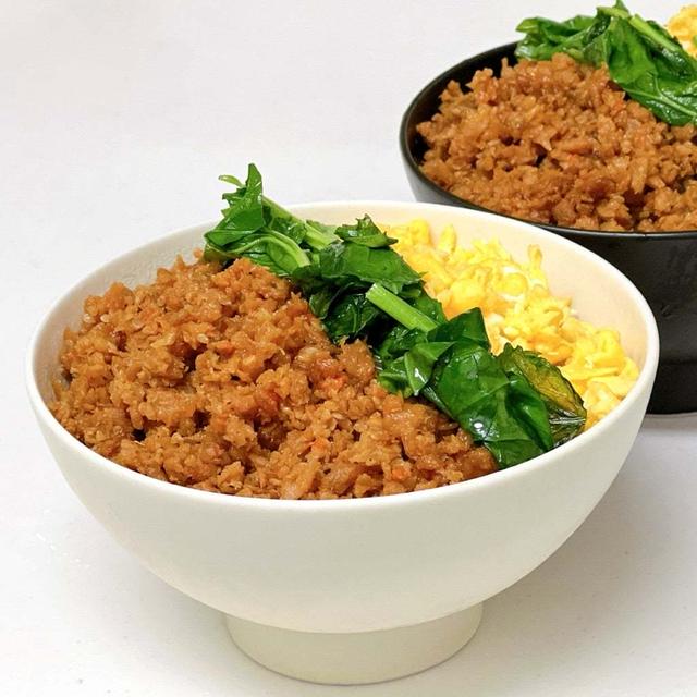 【業スー品】で置き弁。と 【無印・スリコ・ユニクロ】で買った物。
