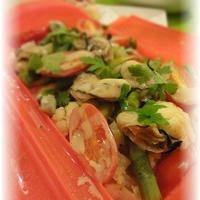 ルクエde牡蠣と彩り野菜のワイン蒸しバーニャカウダソース*
