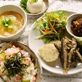 稚鮎の唐揚げ /　甘塩鮭と生姜の混ぜ寿司