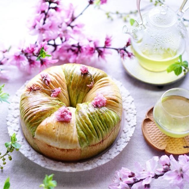 桜ウールロールパンと満開桜