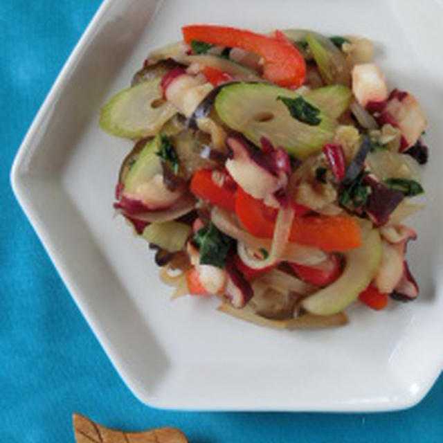 ご飯が進む・進むエスニック!!タコと野菜のエスニックバジル炒め