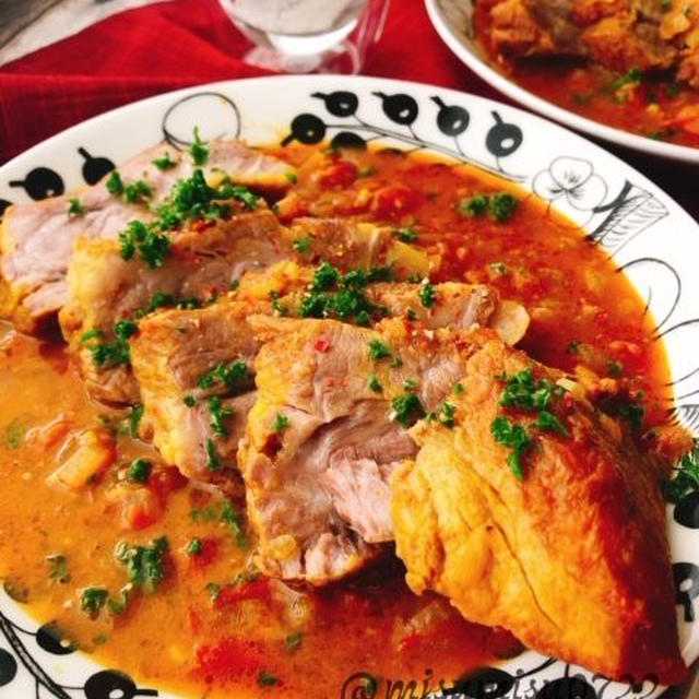 豚肩ロースどーんと煮込んで Staubで塊肉の無水カレー By みすずさん レシピブログ 料理ブログのレシピ満載