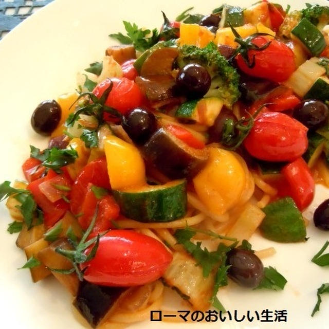 ８種類のお野菜を使ってチャンボッタ風パスタ・・・とMIKADOとKIMONO
