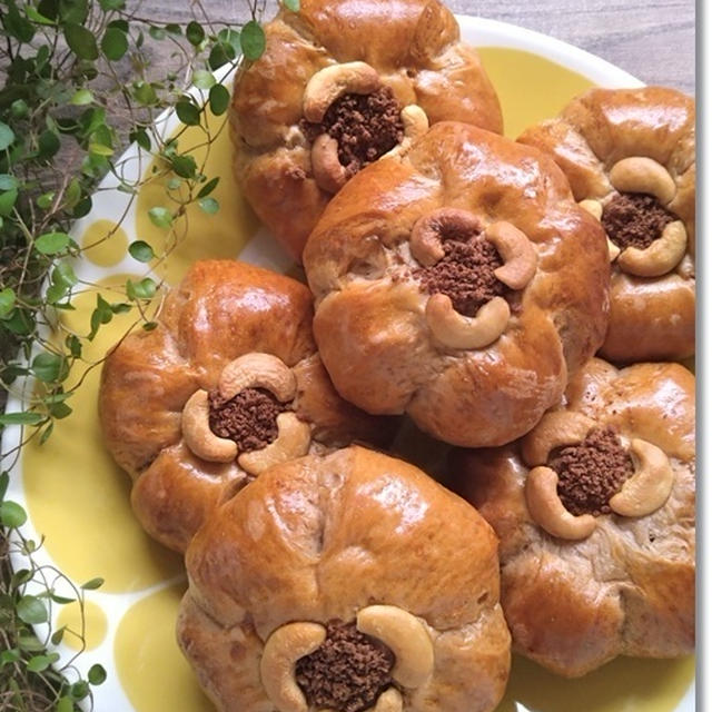 【ココアのお花パン】チョコクランチとカシューナッツで♪アイツのせいで体調絶不調！！