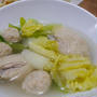 鶏団子と手羽元の白菜スープ　