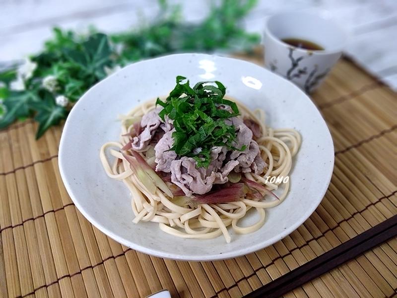 素麺でも♪豚肉の梅ぶっ掛け冷やしうどん