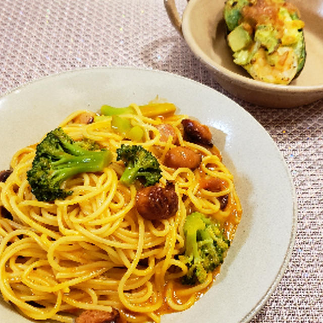 クリームトマトソースパスタとアボカド海老グラタン❗