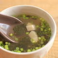 簡単・お湯を注ぐだけ♪海苔と豆腐の即席中華スープ