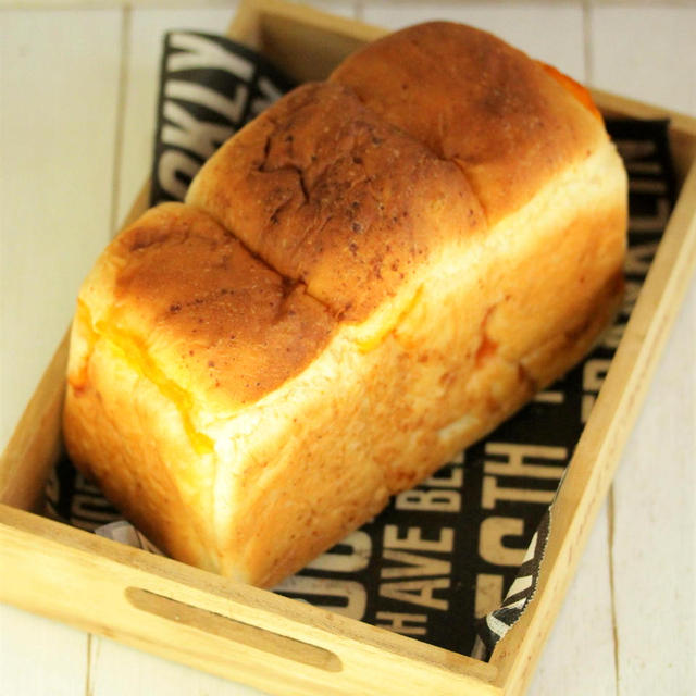 *9. 山型食パン チェダー＆パルメザン♪