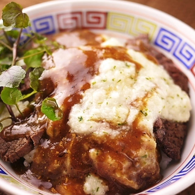 牛麦とろ丼で一人飯を♪