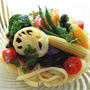 ボリュームたっぷり！夏野菜たっぷりのカレー風味な冷やしうどん