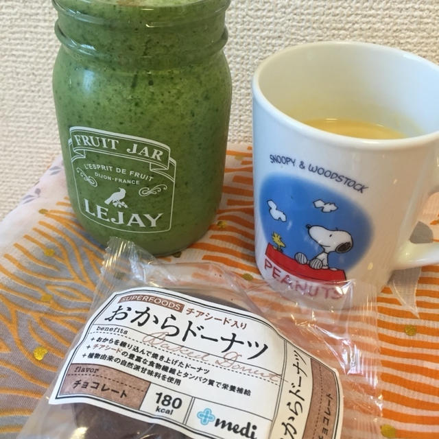 今朝の朝ごはん(((o(*ﾟ▽ﾟ*)o)))濃厚スムージー