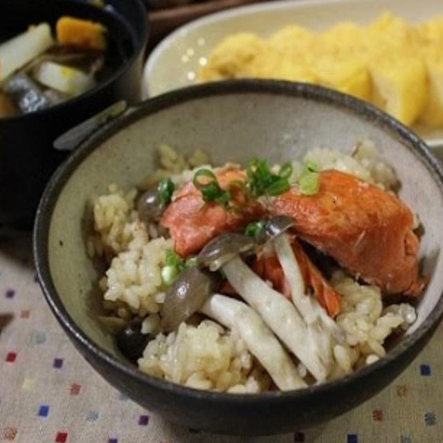 炊飯器で簡単～！秋鮭の炊き込みごはん 