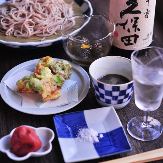 「蕎麦と空豆の掻揚げ」