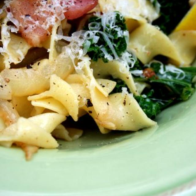 Pasta with Kale, Bacon, and Parmesan Cheeseケールとベーコンとパルメジャンチーズのパスタ