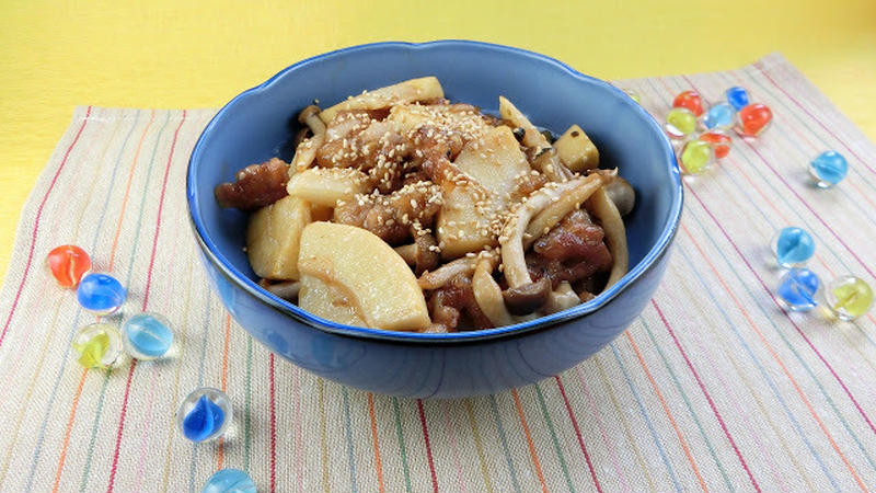 白いご飯と相性バッチリ！たけのこと豚肉の甘酢あん炒め