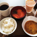 【レシピ付き】レンチンソース焼きそばとトマトの中華風スープ