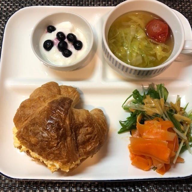 クロワッサンサンド♡休日朝ごはん