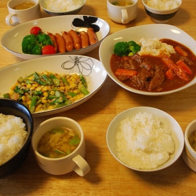 今日のランチは牛肉のトマト煮込みなど～と昨夜の外食！