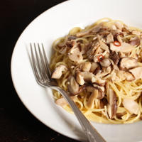【ガリバタきのこのスパゲティ】旬の食材でつくる「マ・マー 早ゆでパスタ」