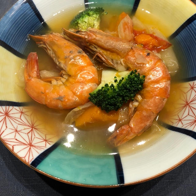 丸ごとエビを入れてポトフ
