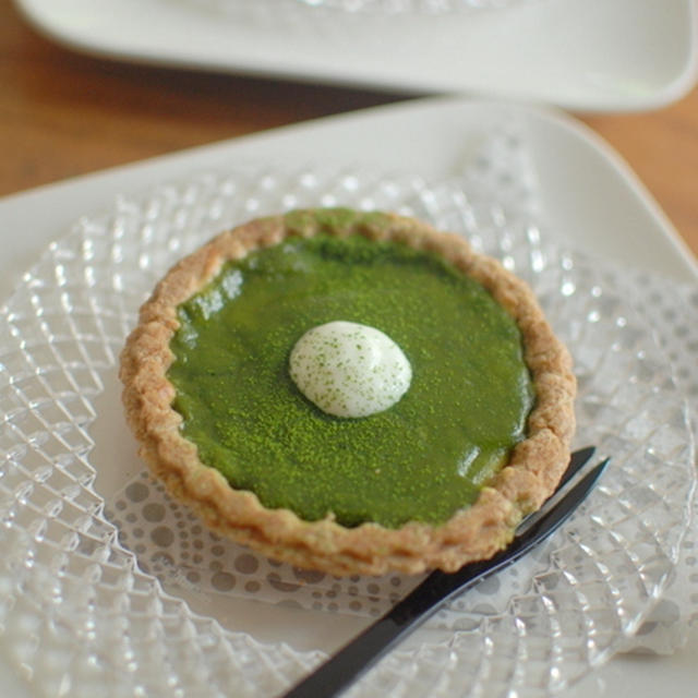 コンビニスイーツから抹茶黒糖チーズタルト　Tarte with Green Tea