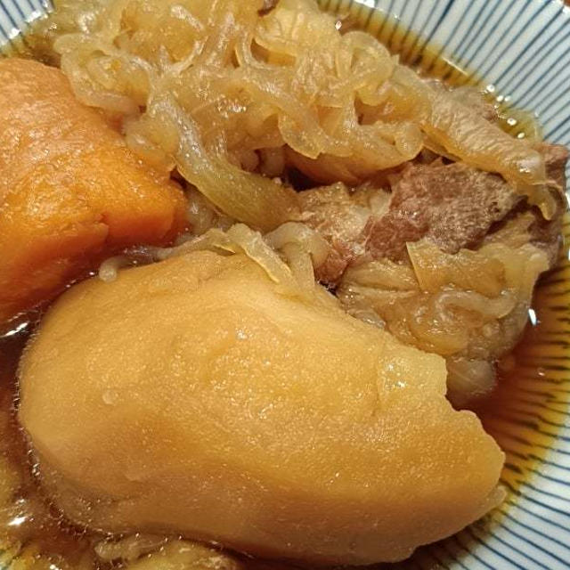 安い豚こまでも美味しい肉じゃがに＼(^o^)／