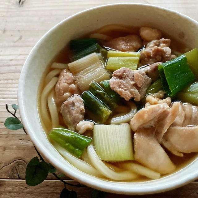 ＊面倒な時にパパっと作れる！レンジde鶏なんばうどん。＊