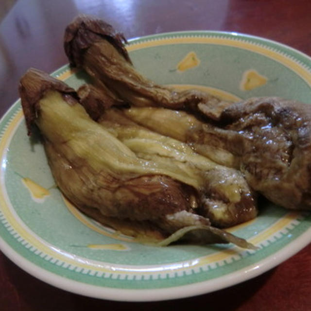 困ったら焼く！焼きナスのピリ辛レモン和え。