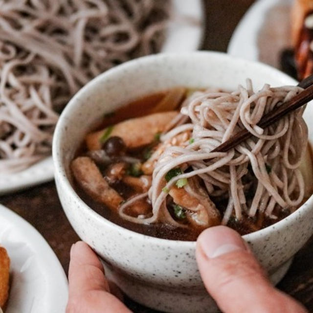 余ったそばは冷蔵庫にあるもので！豚ねぎつけ汁蕎麦♡