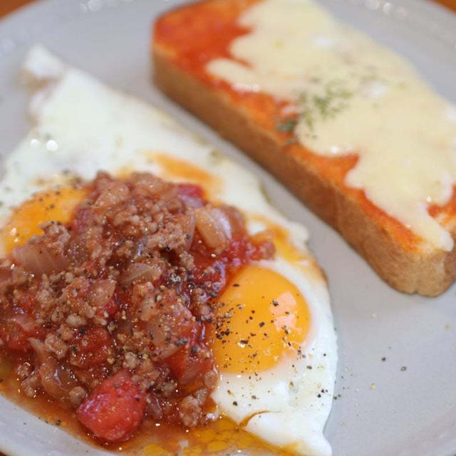 普通の朝食メニューを休日リッチ仕様に♪自家製ミートソースで簡単ブランチ(o^^o)