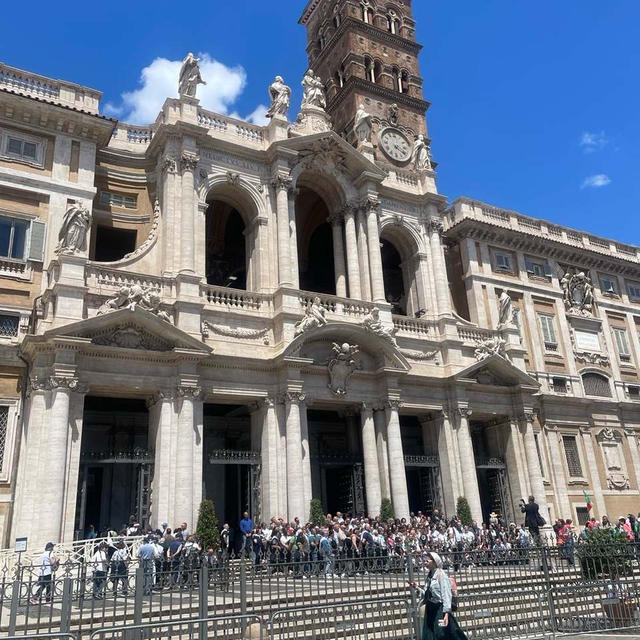 ローマの新しい観光スポット！教皇の墓
