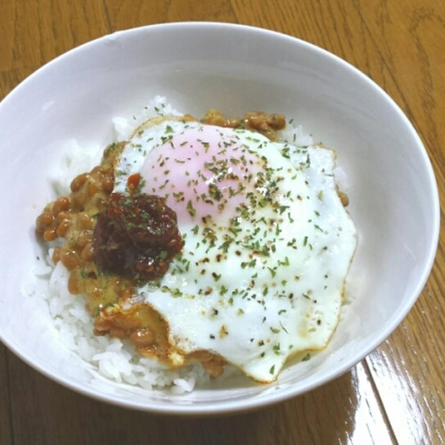 なっ玉コク辛夜食丼
