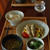 夕食は5時半から。