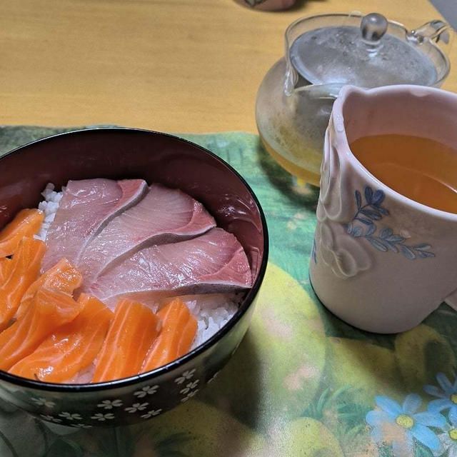 ぶりサーモン丼