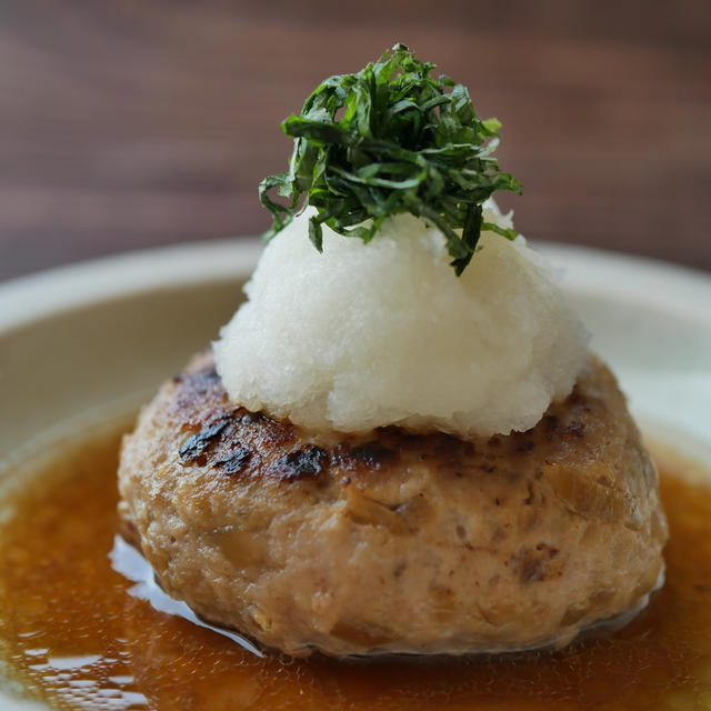 酒の力でジューシー＆臭くない！豚ひき肉ハンバーグ