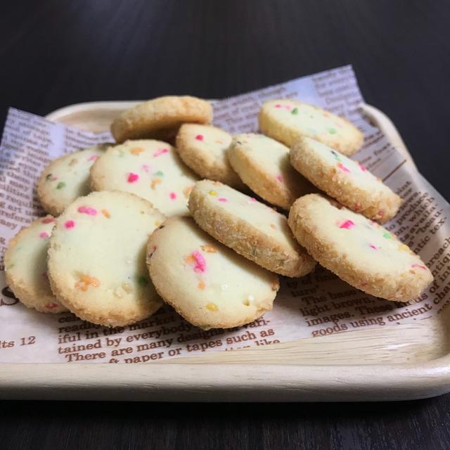 カラフルなアイスボックスクッキー スプレーチョコとココナッツ By 小豆ん子さん レシピブログ 料理ブログのレシピ満載