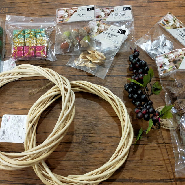 ダイソーで買った手芸用品でクリスマスリース作ってみます＼(^o^)／