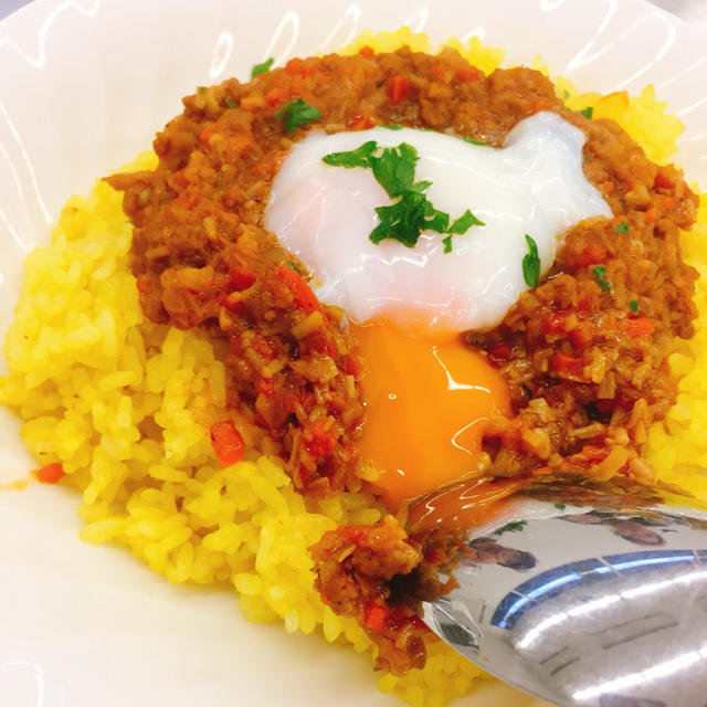 野菜ときのこたっぷり♡ドライカレー＊材料費とちぎりぱん