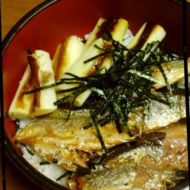 さんまの蒲焼きと長ネギ丼！