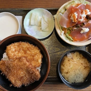 たれカツ丼（サラダセット）