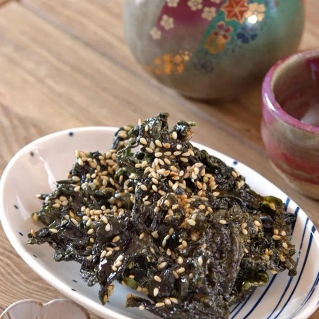 フライパンで焼くだけ！おやつやおつまみにぴったりな「サクサクわかめ」に手が止まらない