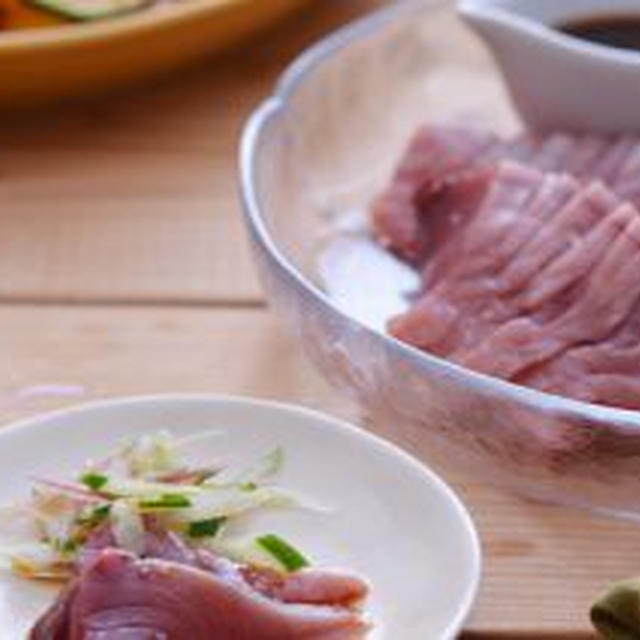 にんにく刺身醤油でかつおの刺身の晩ごはん。